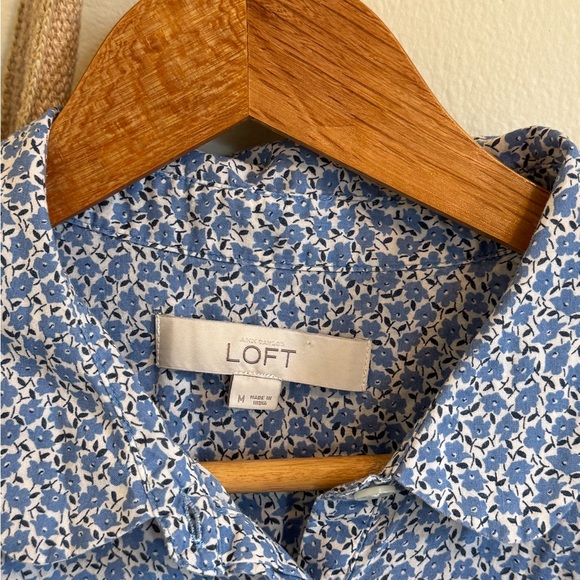 LOFT Floral Blue Patterned Button Down - Picture 4 of 6